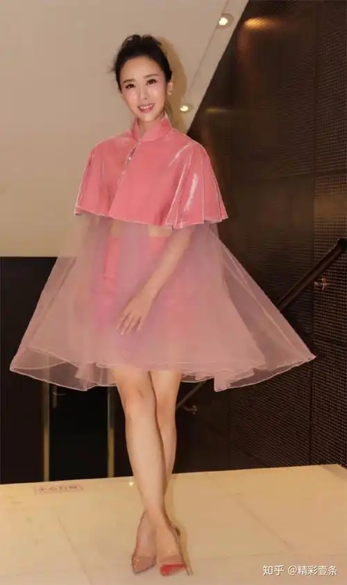 你们喜欢这位年轻貌美低调优雅的女星吗?颜丹晨是你心中的女神吗?