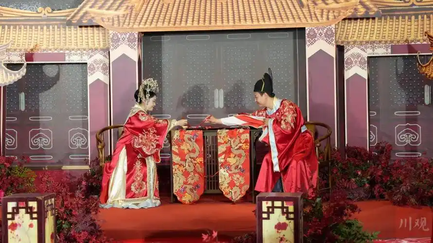 c视频|"520"来宜宾南溪,感受一场长江边的绝美中式婚礼