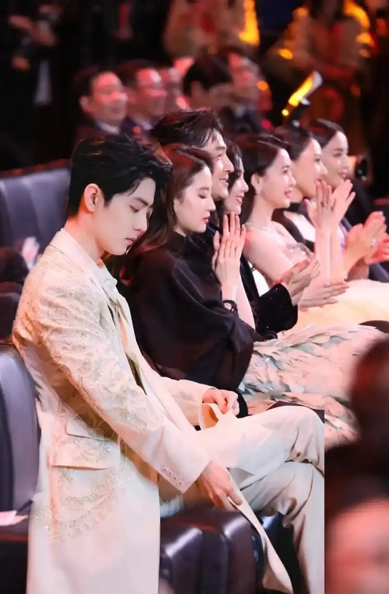 刘亦菲肖战,这俩是 - 抖音