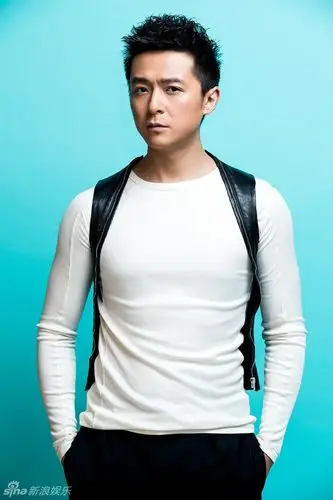 组图:朱雨辰写真曝光 百变风格变身时尚达人