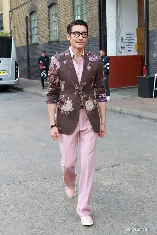 巴黎时装,模特之王胡兵,简直了,太帅了