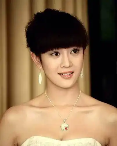 张檬晒出素颜照,颜值比以前更高,难道又去整了?