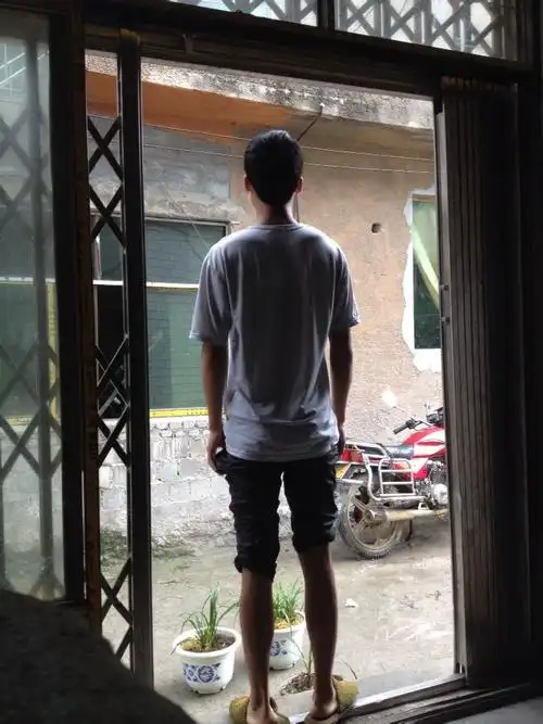 女生喜欢瘦的男生吗?176高108重.