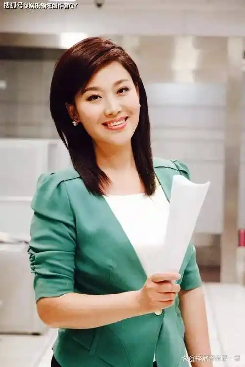 央视郑丽:和丈夫丁克多年,如今高龄产子全家乐开怀