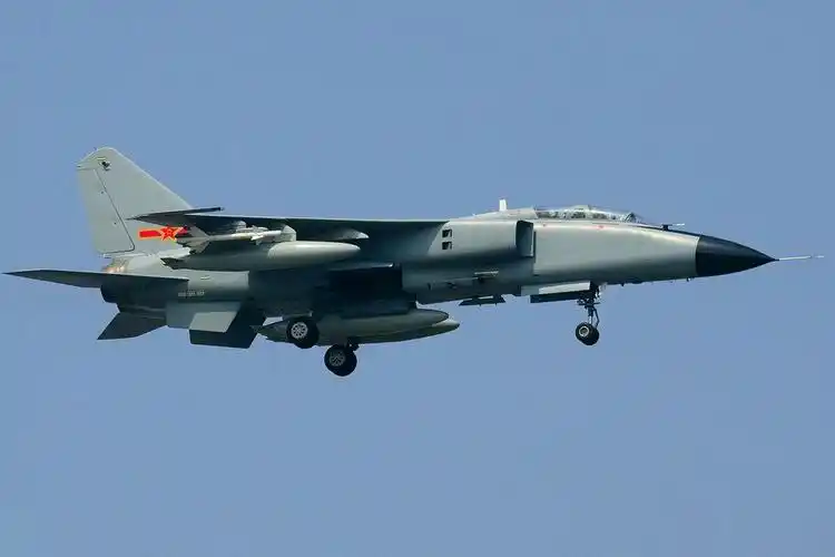 歼轰7a"飞豹"歼击轰炸机