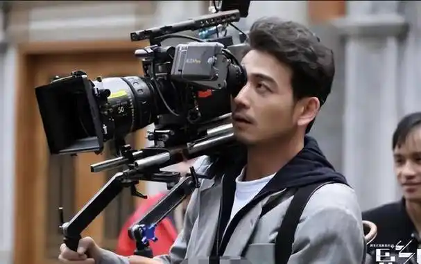 39岁杨烁从红极一时到万人嘲讽,失去来之不易的成功,他干了啥