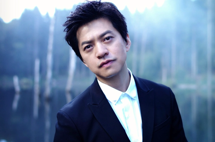 p>李健,1974年9月23日出生于黑龙江省哈尔滨市,中国内地流行乐男歌手