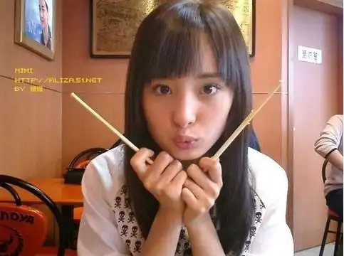 图女演员杨幂学生时代照片曝光清纯可爱是大美女