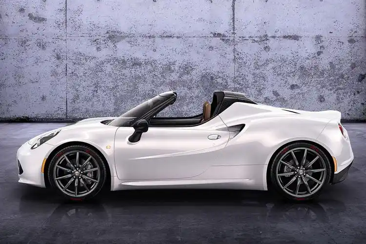 敞篷alfaromeo4c