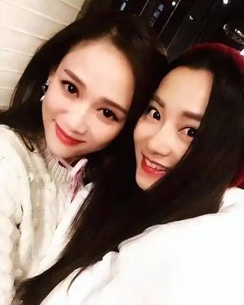 解散的结局,但是赵小侨却和陈乔恩成为了好朋友,就连自己结婚的时候