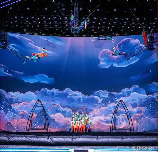 央视春晚好评,7大亮点让人惊喜,观众压的梗都错了_文化_中国_舞台效果