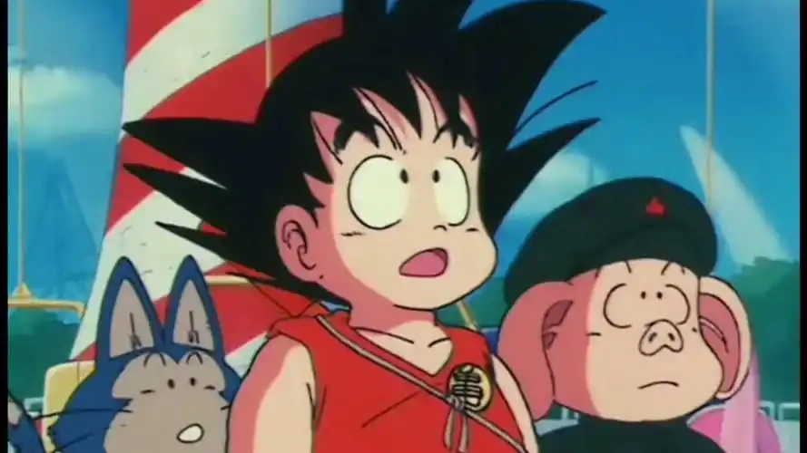 七龙珠:小偷美女把目标盯上了在游乐场的小悟空!