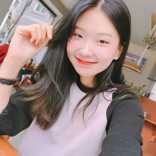 chic 搭配 街拍 服装 旅游 美妆 穿搭 韩国 少女 单眼皮利和