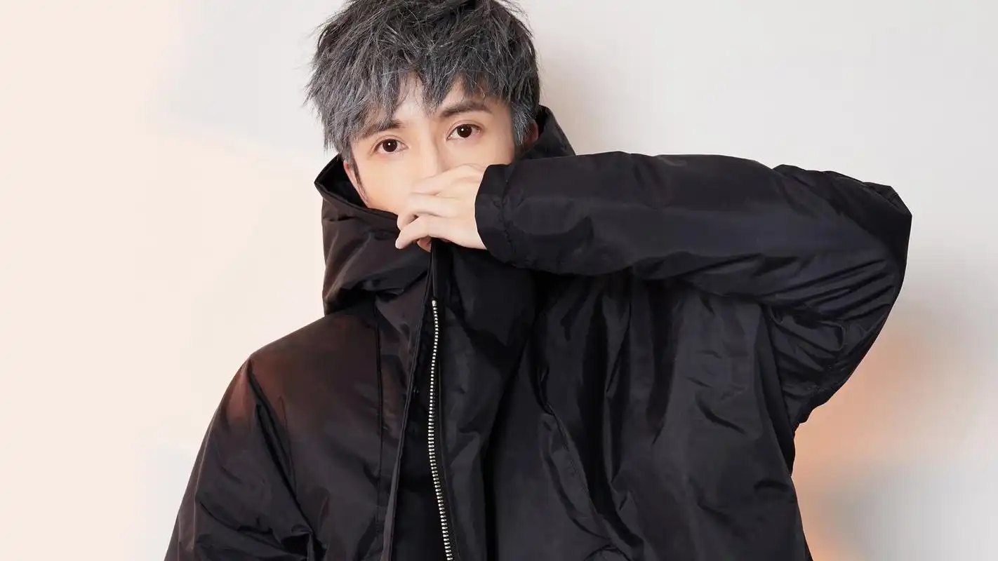 尺寸:1920x1080 体积:330kb 上传时间:2021-12-03 壁纸标签: 薛之谦