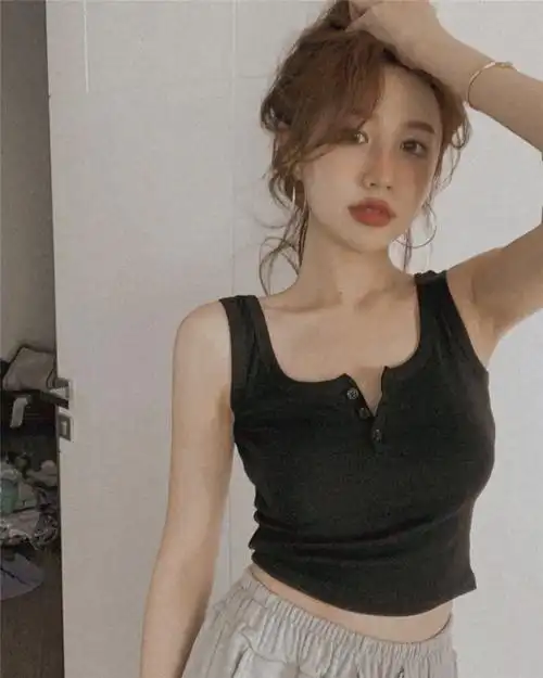 吊带小背心女春秋修身黑色洋气外穿性感短款时尚内搭打底无袖上衣