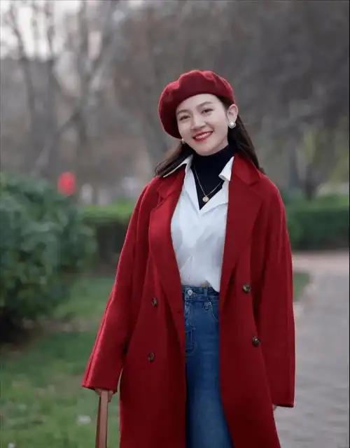 红大衣的3种搭配已准备好,照穿优雅高级_大气_黑色_红色