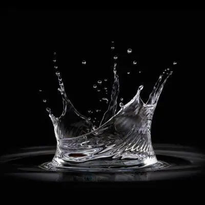 水花四溅,水花,溅起来,黑色,化妆品,补水,保湿,水花背景素材,化妆品主