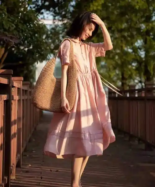 原创精致女孩的夏季法式少女风穿搭时髦优雅显身材真显气质