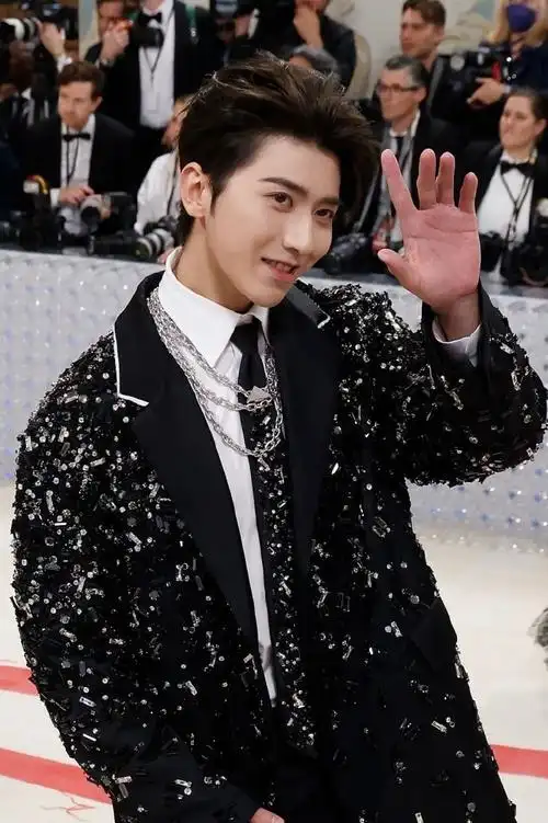 metgala 蔡徐坤##prada代言人蔡徐坤