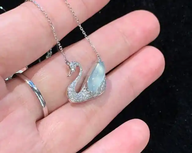 18k金翡翠天鹅吊坠