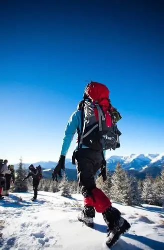 关键词:极限运动者 极限运动 户外装备 户外背包 户外人物 雪山 其他