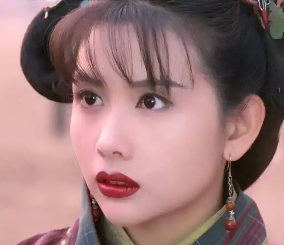 一代女神邱淑贞,为爱退圈25年,56岁近照惊艳全场,被大赞嫁得好