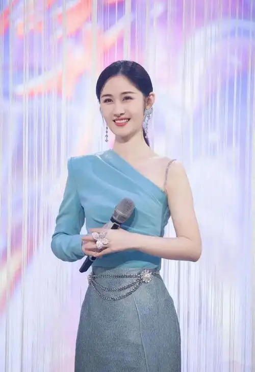 梁田,"新晋救场女王"的蜕变之路|演员|华晨宇_网易订阅