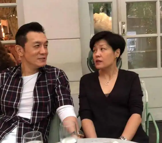 回顾哈文23岁嫁李咏恩爱多年生一女丈夫离世留下遗产无法接管