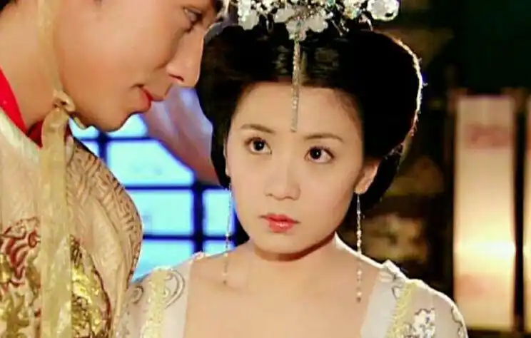 贾静雯早年的《至尊红颜》武媚娘扮相,是多少人的梦中情人啊