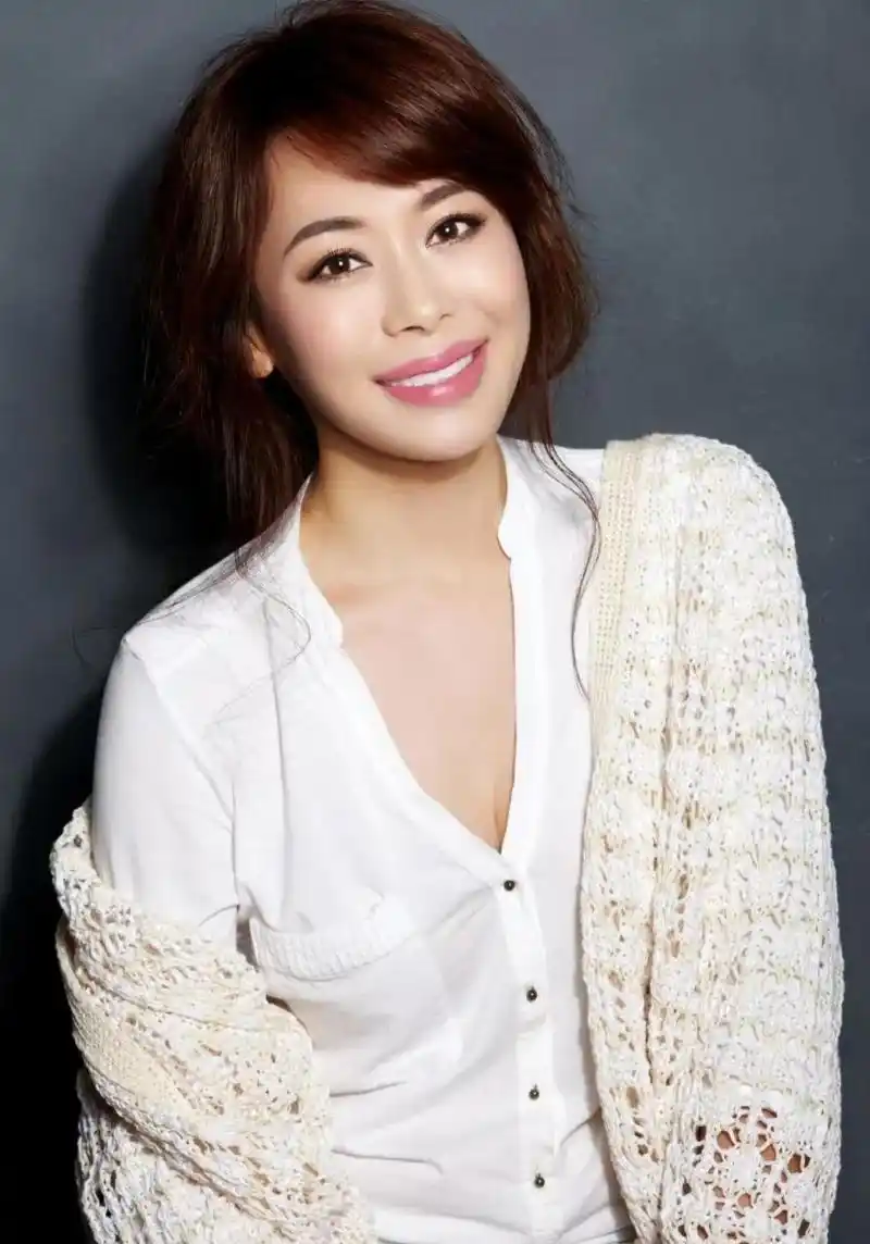 田慧,出生于山东省济南市,毕业于山东艺术学院影视专业,毕业后,进入