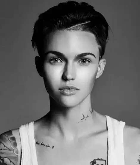 帅气女生短发发型,比较的清新好看的短发发型