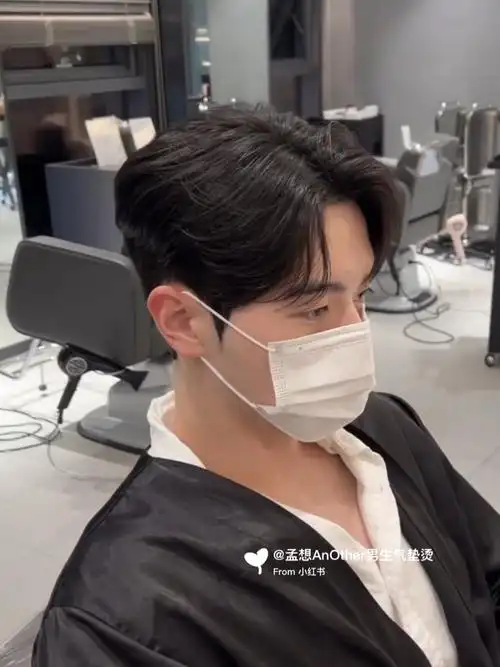 男生蓬松感发型推荐男生自然感气垫烫发型