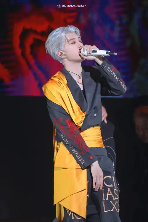 范丞丞[超话]##范丞丞白发