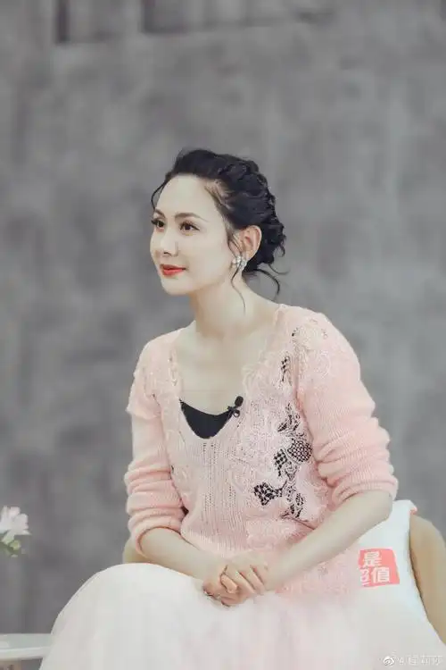 女追男还被甩几十次,这女明星当的挺另类_程莉莎