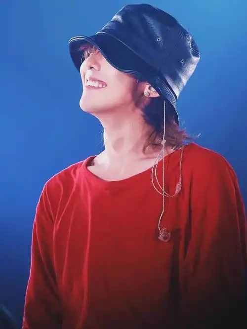 权志龙笑颜大集合|谢谢耀眼灿烂的你,让我们一直以来无比的幸福