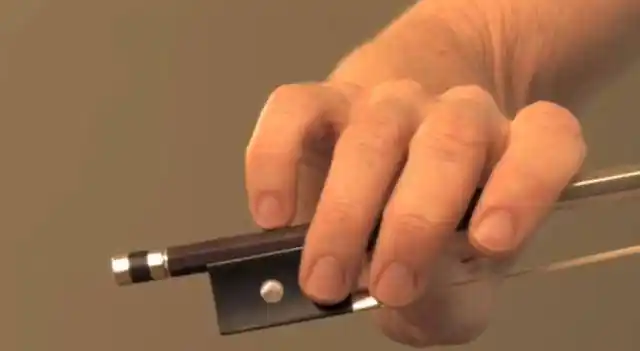 还在拿小提琴锯木头?孩子学握弓拉弦,看完这篇还能拯救下!