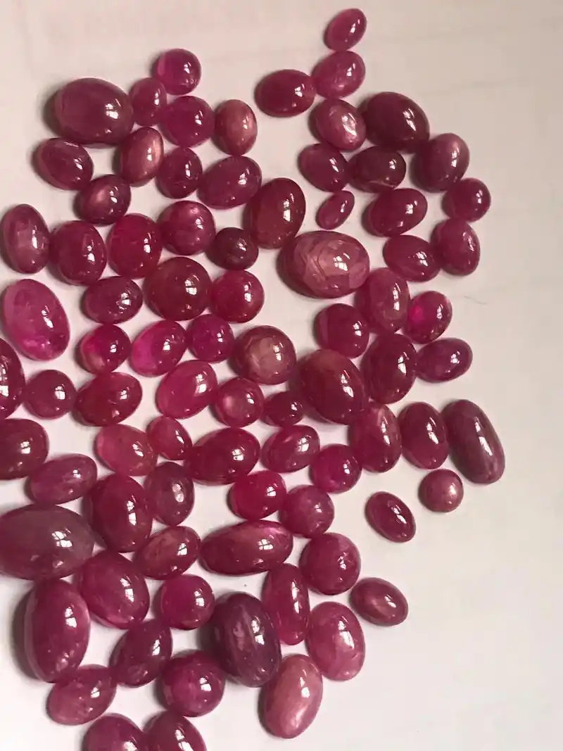 缅甸天然无烧星光红宝石,各种尺寸,各种形状,几千克拉中总有一 - 抖音