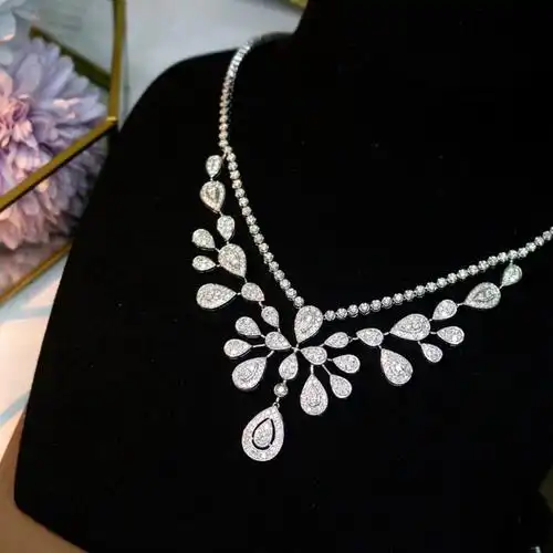 2021年新款爆款轻奢豪华项链18k金镶嵌钻石女款钻石饰品流行配饰