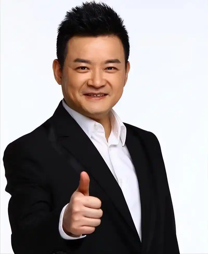 回顾央视李佳明借钱上学进央视巅峰期赴美深造归来被小尼代替