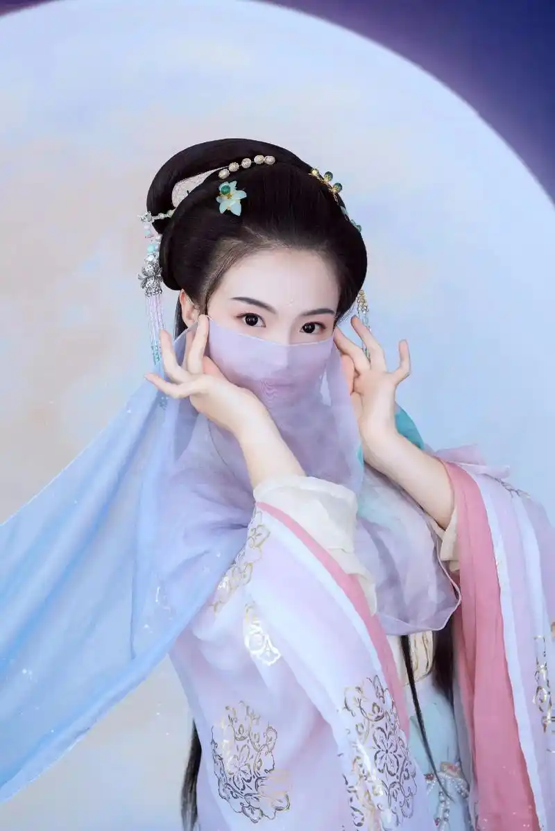 盘子女人坊古风写真  - 抖音