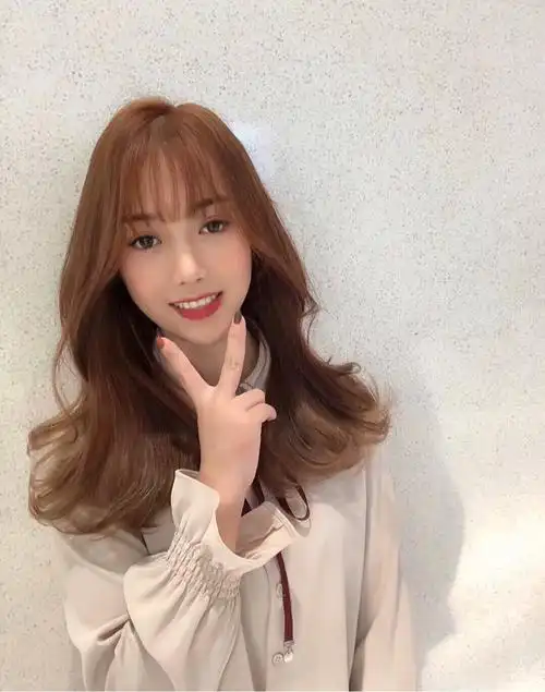 金栗色超级显白的发色