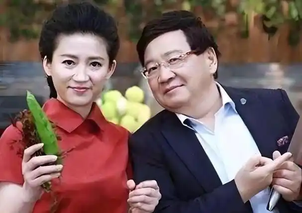 曾经美貌胜周涛,才华胜董卿,如今却身材走样"无人知晓"