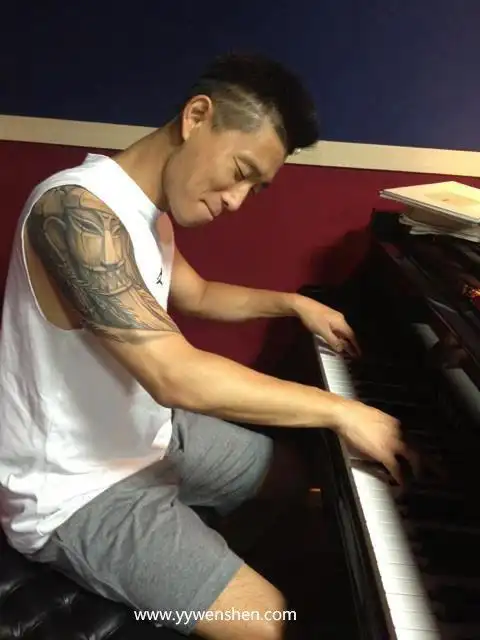 runningman人气跑男狗哥姜熙健纹身姜gary7处纹身大解密