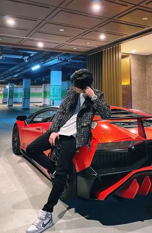 原创"流落在外的富家少爷"!mr白冰走红引发热议:优质网红