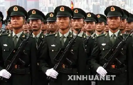 解放军启动历史上最大规模三军换装组图