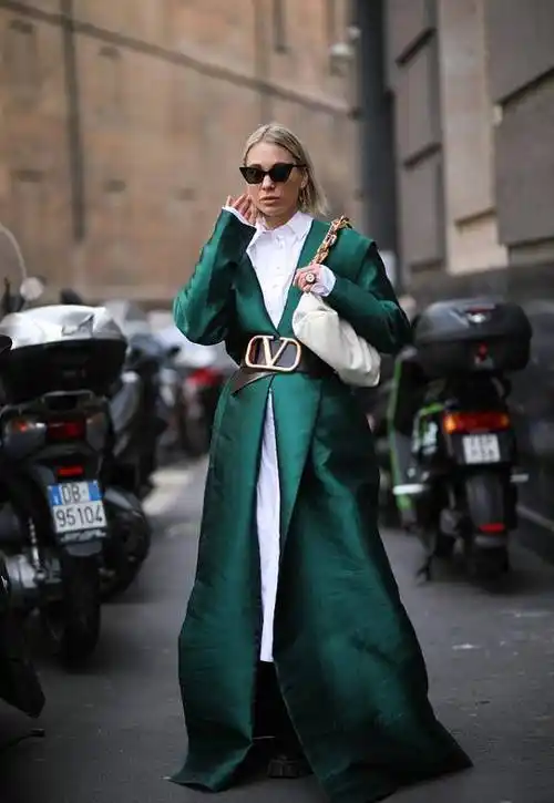 原创2021年超流行的颜色之一深绿色单品不能错过显白还显气质