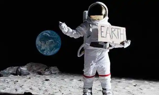 自愿葬在太空的两位科学家,去世后嘱托宇航员将其骨灰带去太空_飞船_