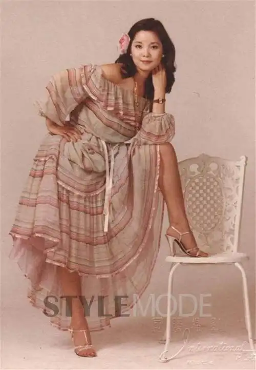 看完邓丽君的照片忽然好想去一趟古董店