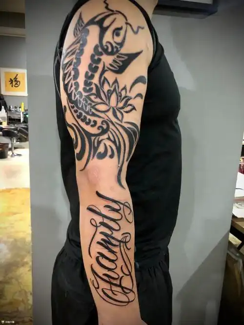 图腾鲤鱼_纹身图案手稿图片_梁丶了个凡的纹身作品集