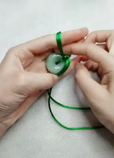 一看就会的吊坠绑法